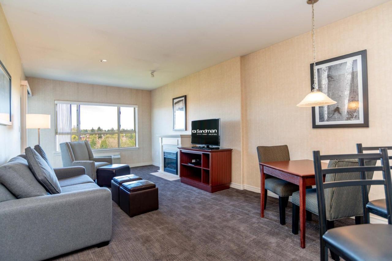 Sandman Suites Surrey - Guildford Екстериор снимка