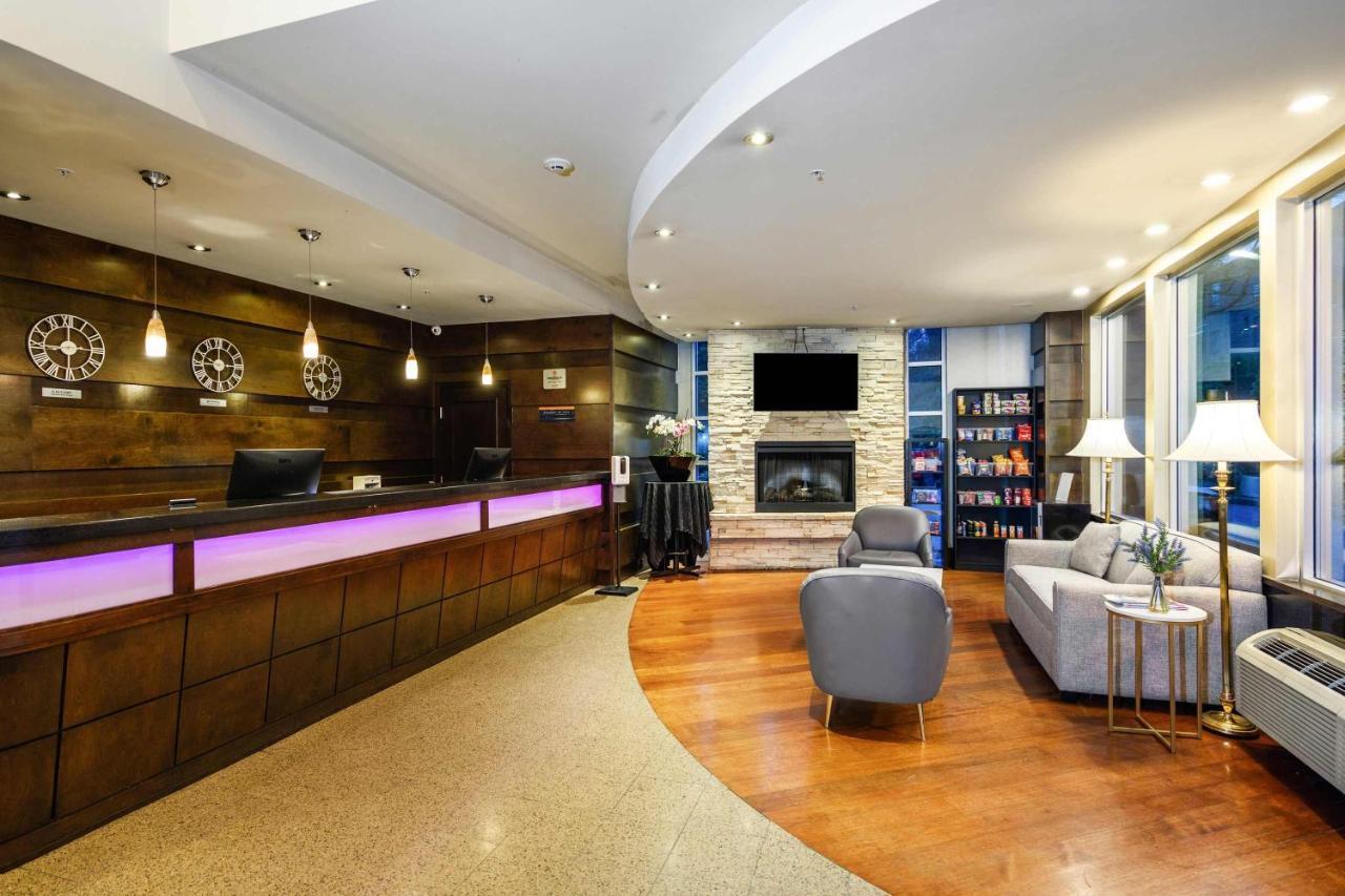 Sandman Suites Surrey - Guildford Екстериор снимка