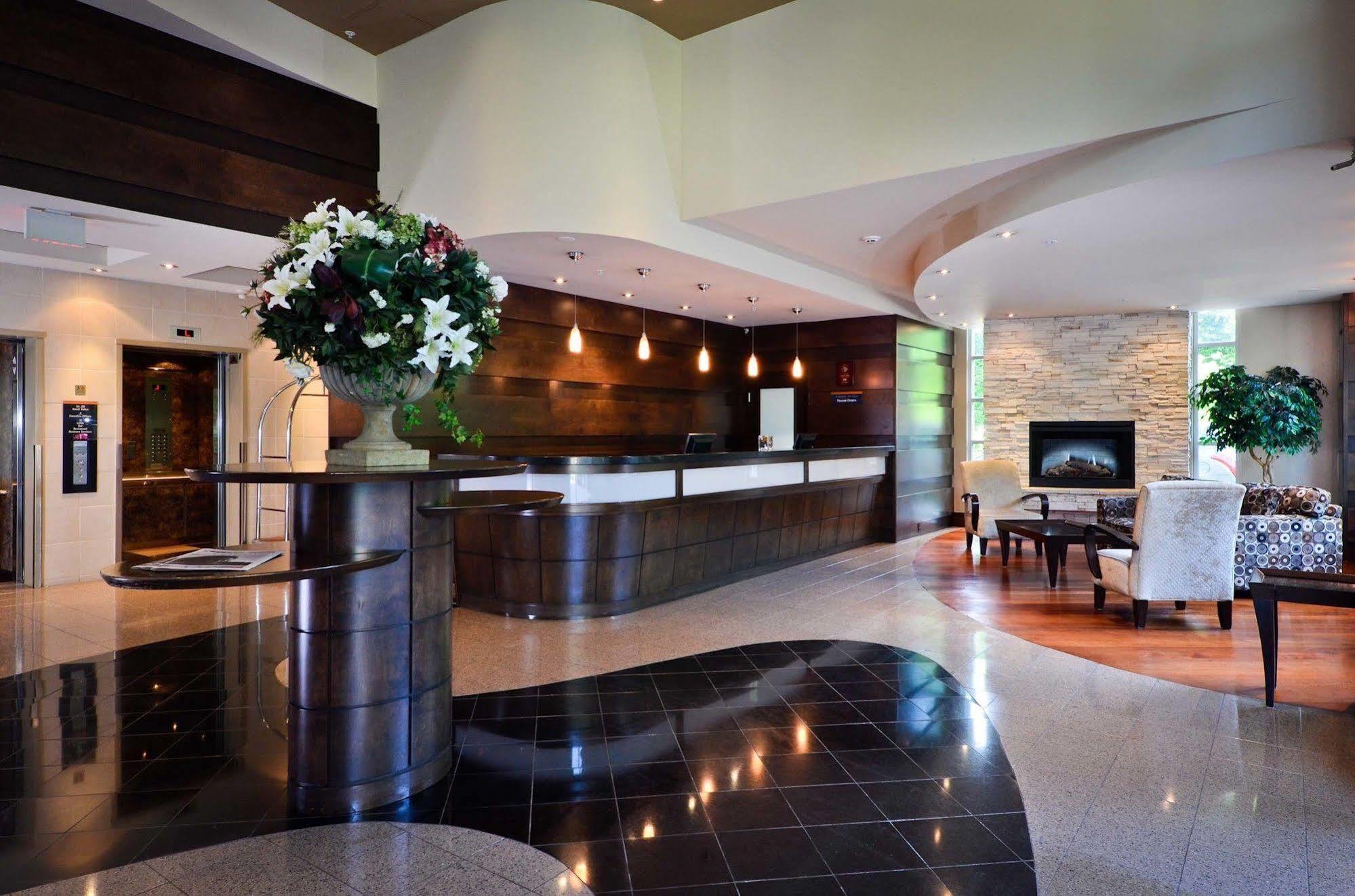 Sandman Suites Surrey - Guildford Екстериор снимка
