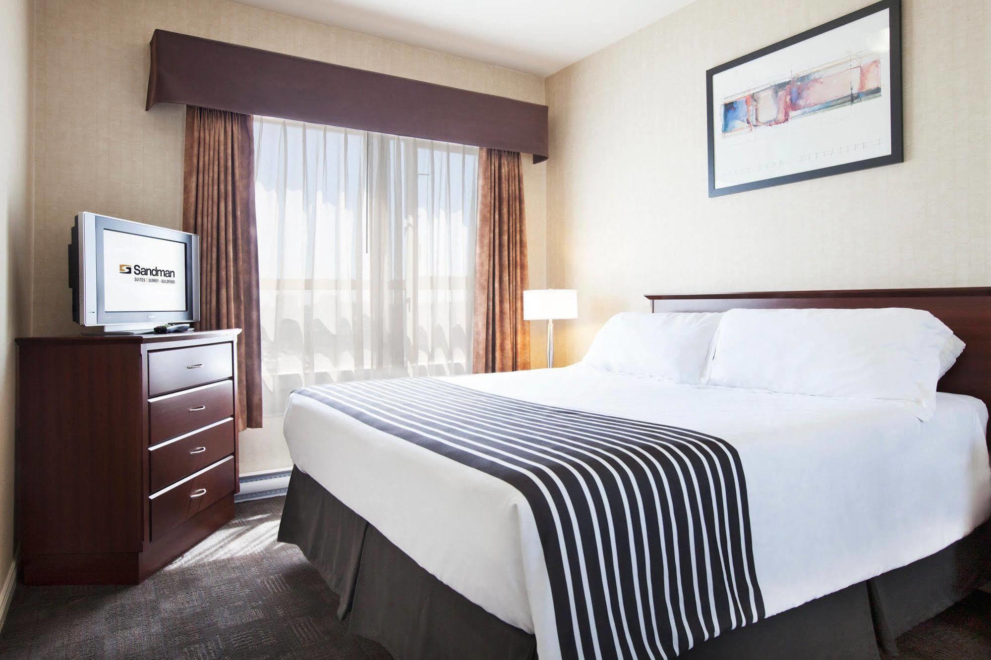 Sandman Suites Surrey - Guildford Екстериор снимка