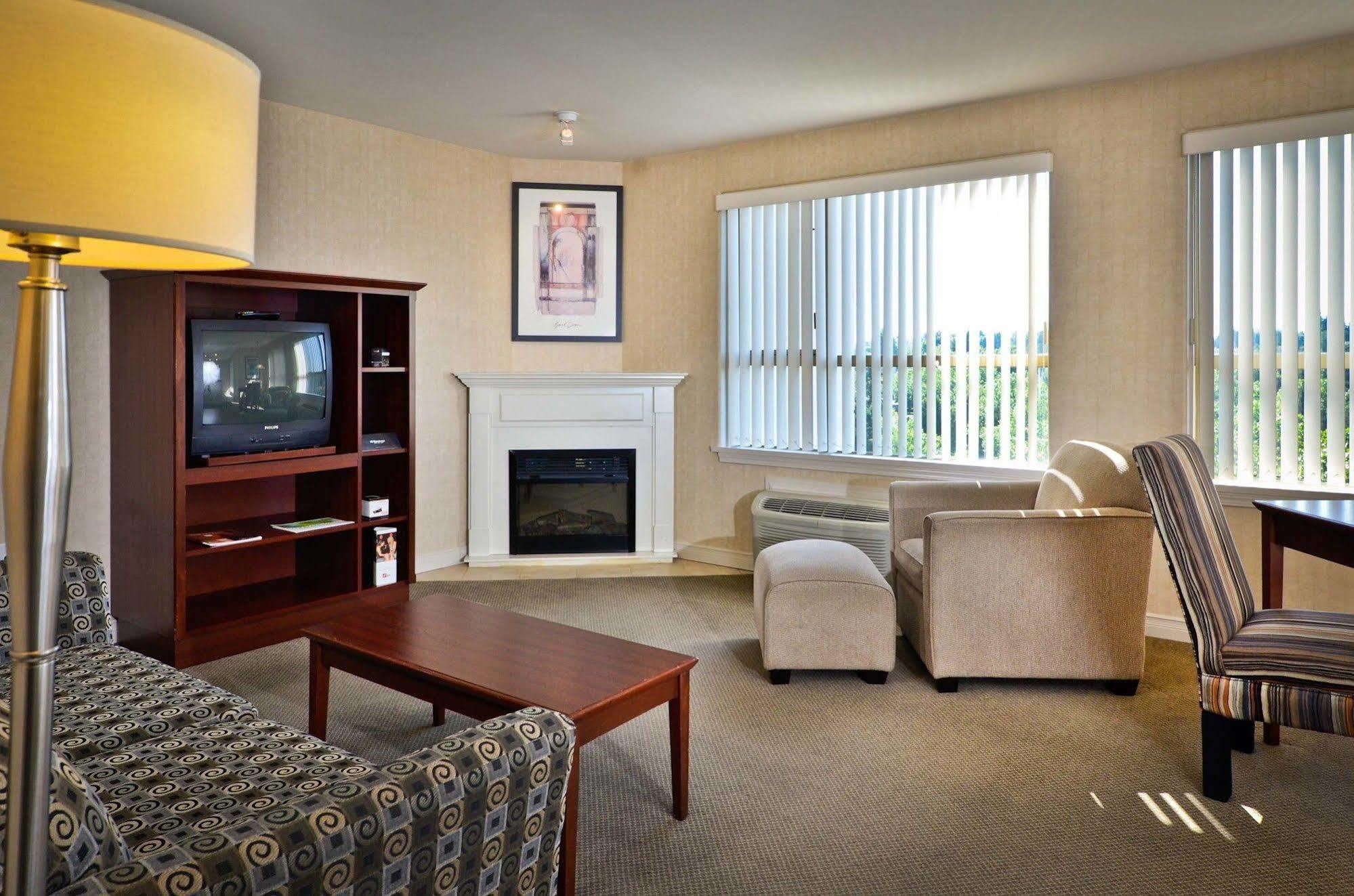 Sandman Suites Surrey - Guildford Екстериор снимка