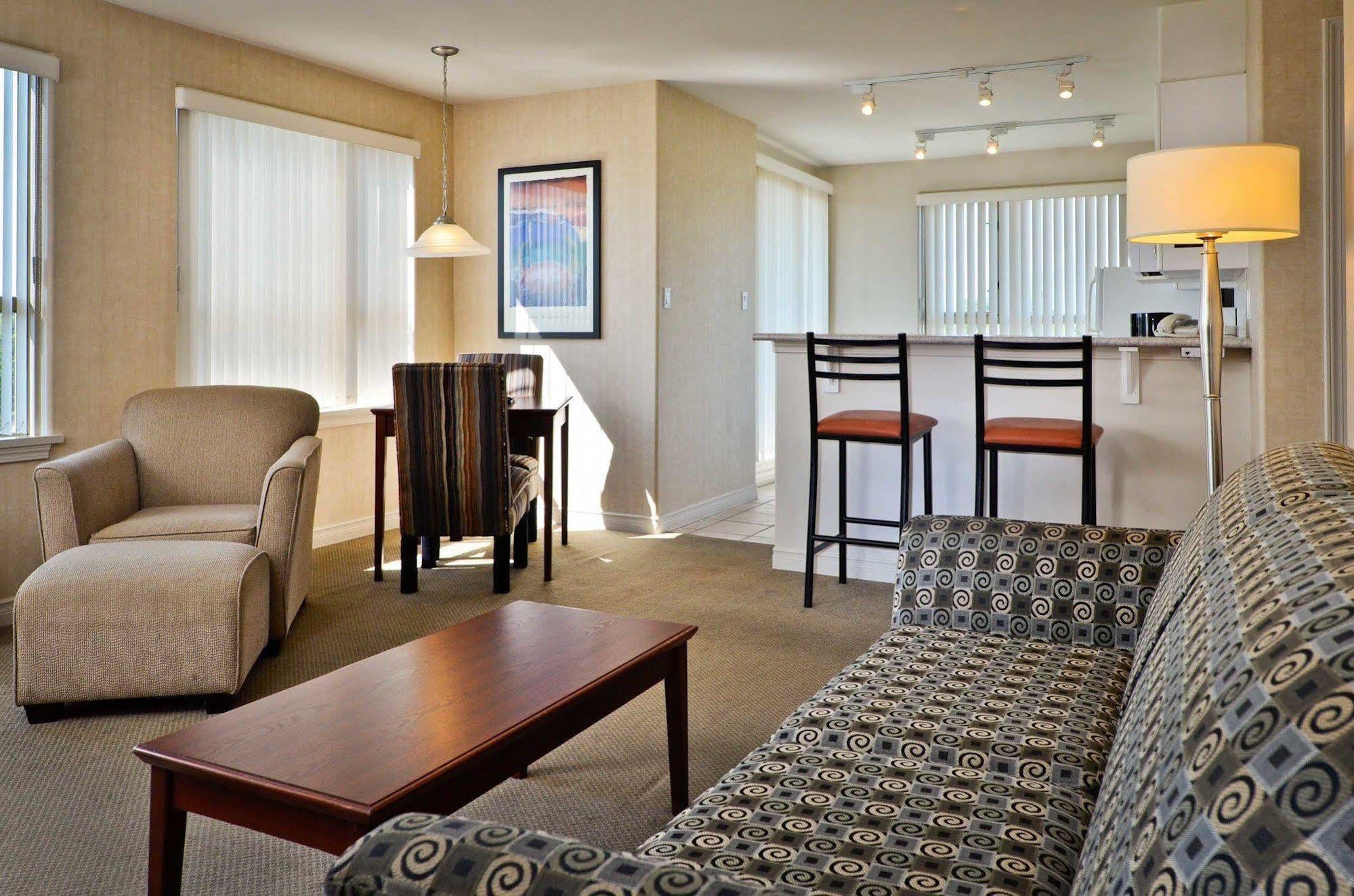 Sandman Suites Surrey - Guildford Екстериор снимка