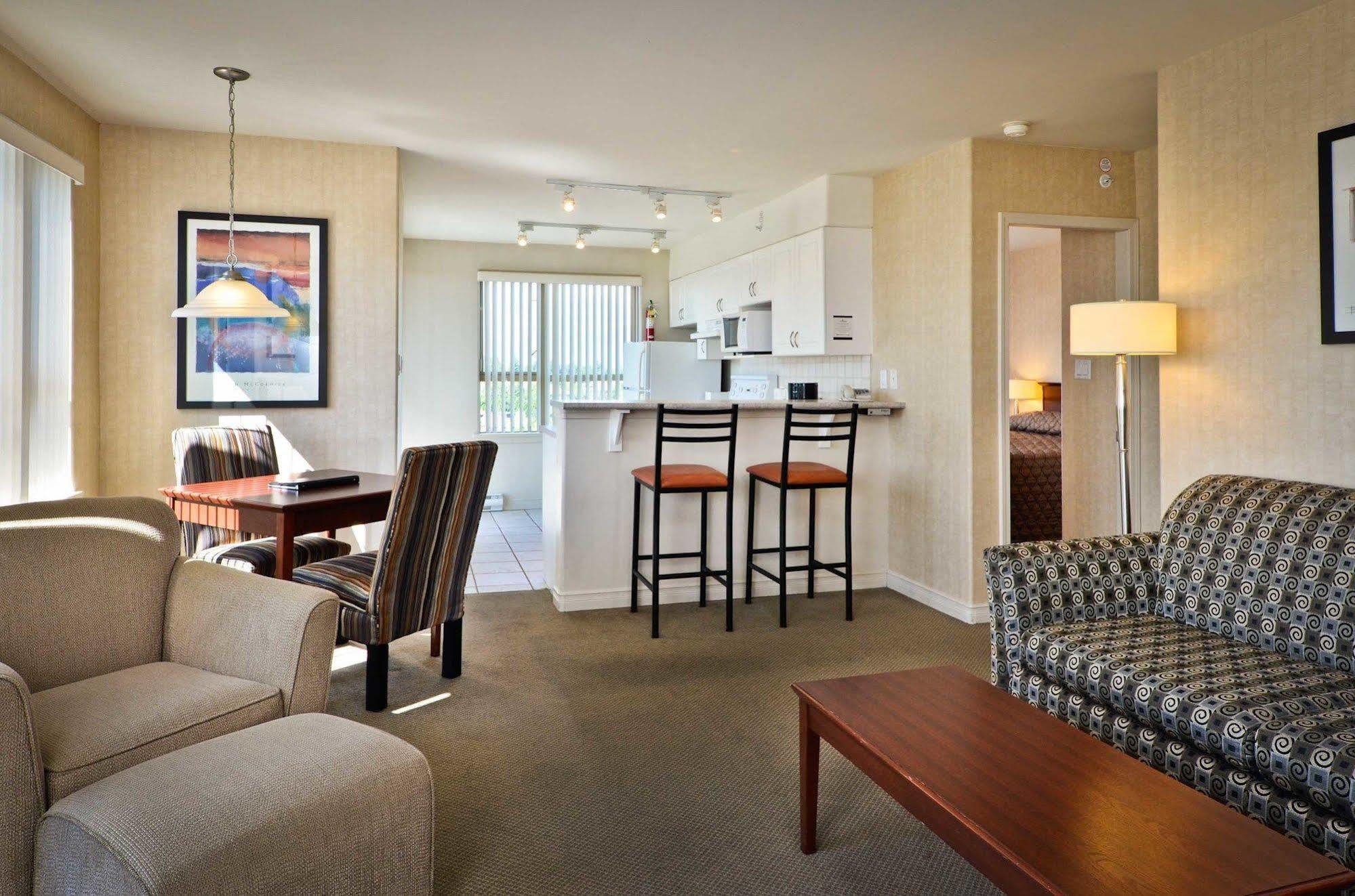 Sandman Suites Surrey - Guildford Екстериор снимка